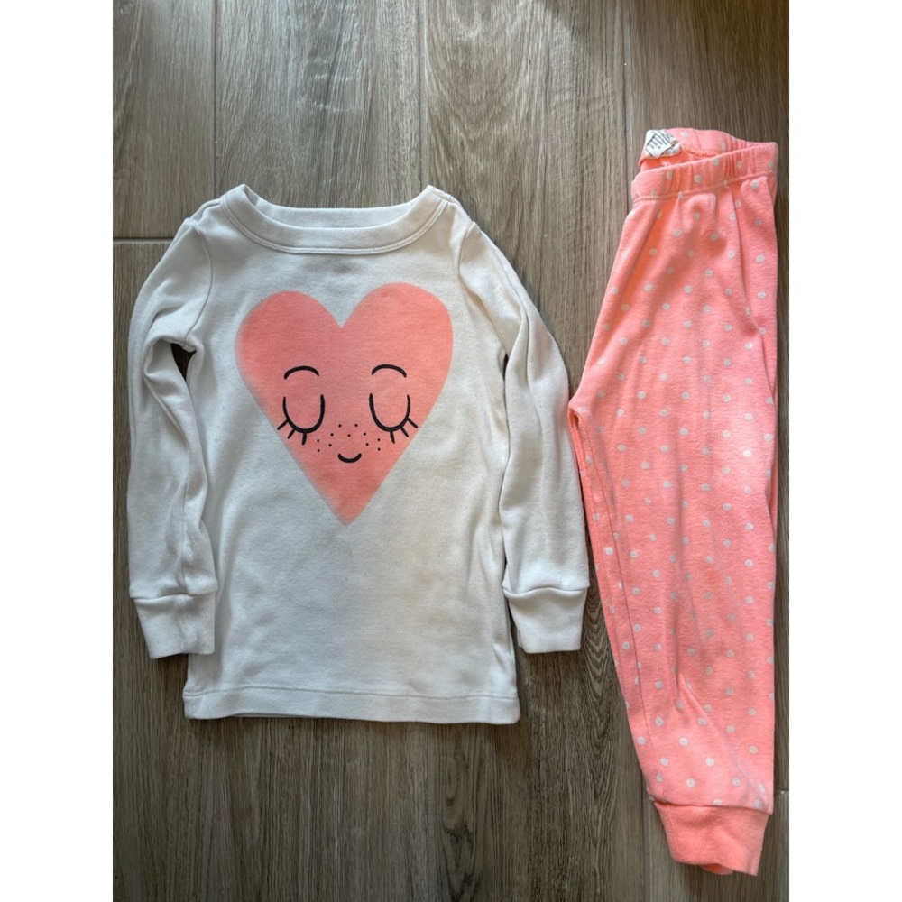 Gymboree 2 piece pajama set size 2T